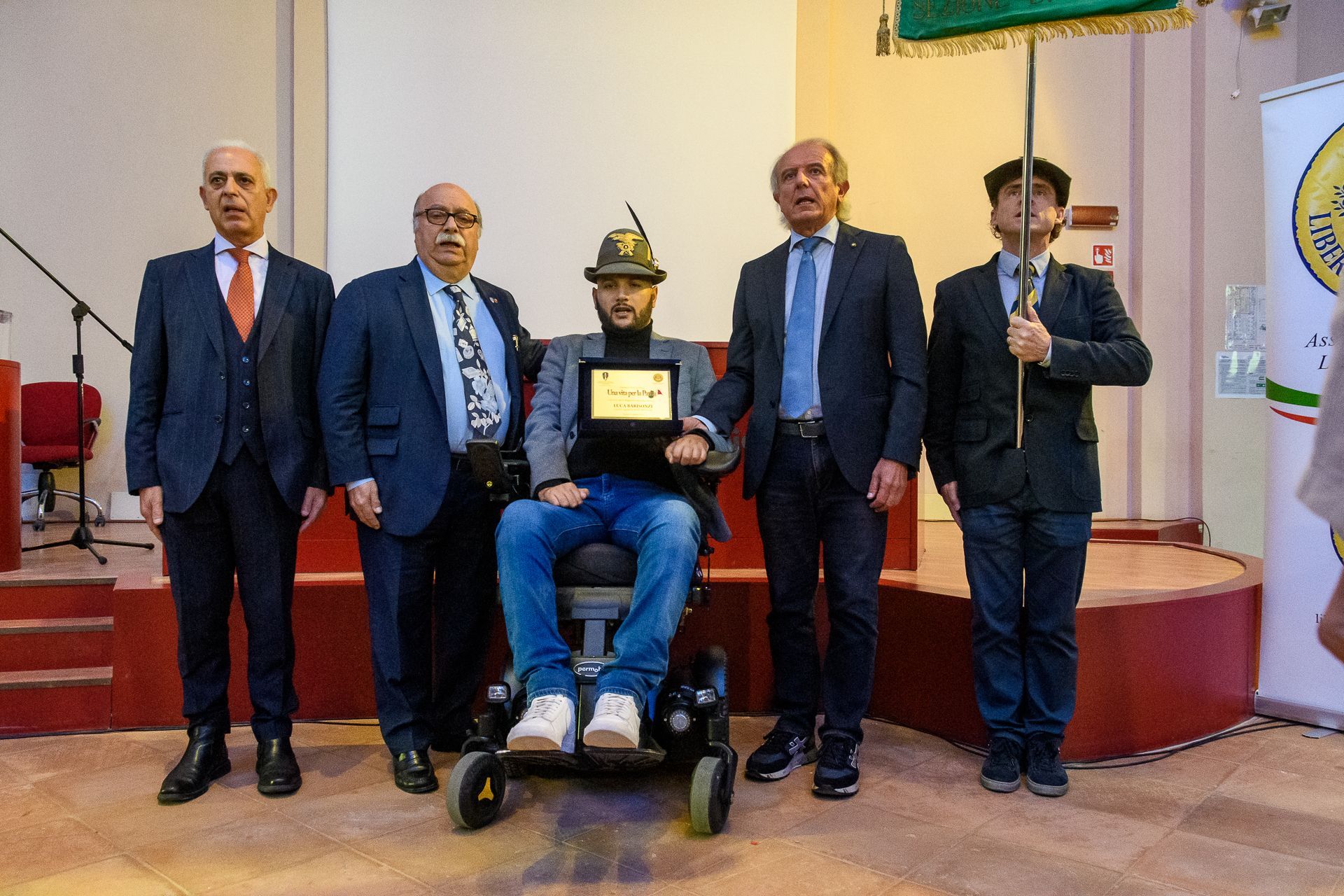 Foto 3 di 22